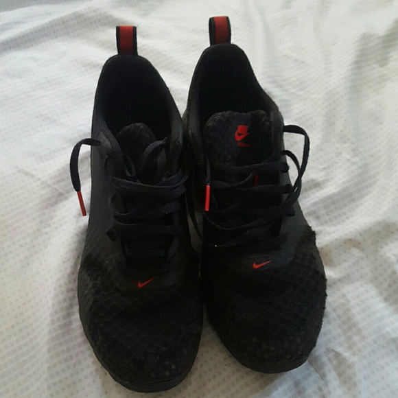 Pair Nike black red air nikes sneakers shoes size6 - Picture 2 of 7